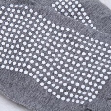 ถุงเท้ากันลื่น anti slip socks ยึดเกาะ grip socks โยคะ yoga พิลาทิส pilates คอร์บลาสต์ core blast แทรมโพลีน trampoline